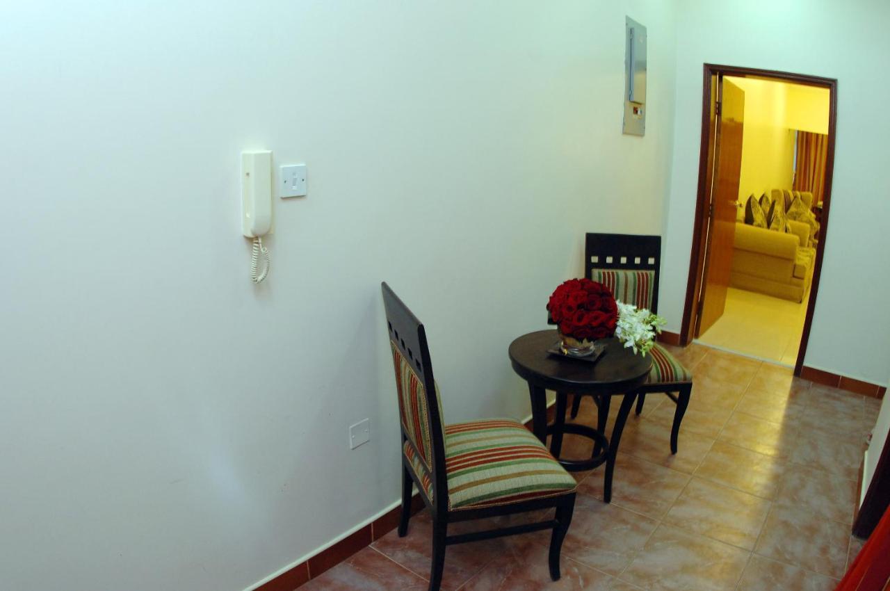 Al Muntazah Plaza Hotel Доха Екстериор снимка