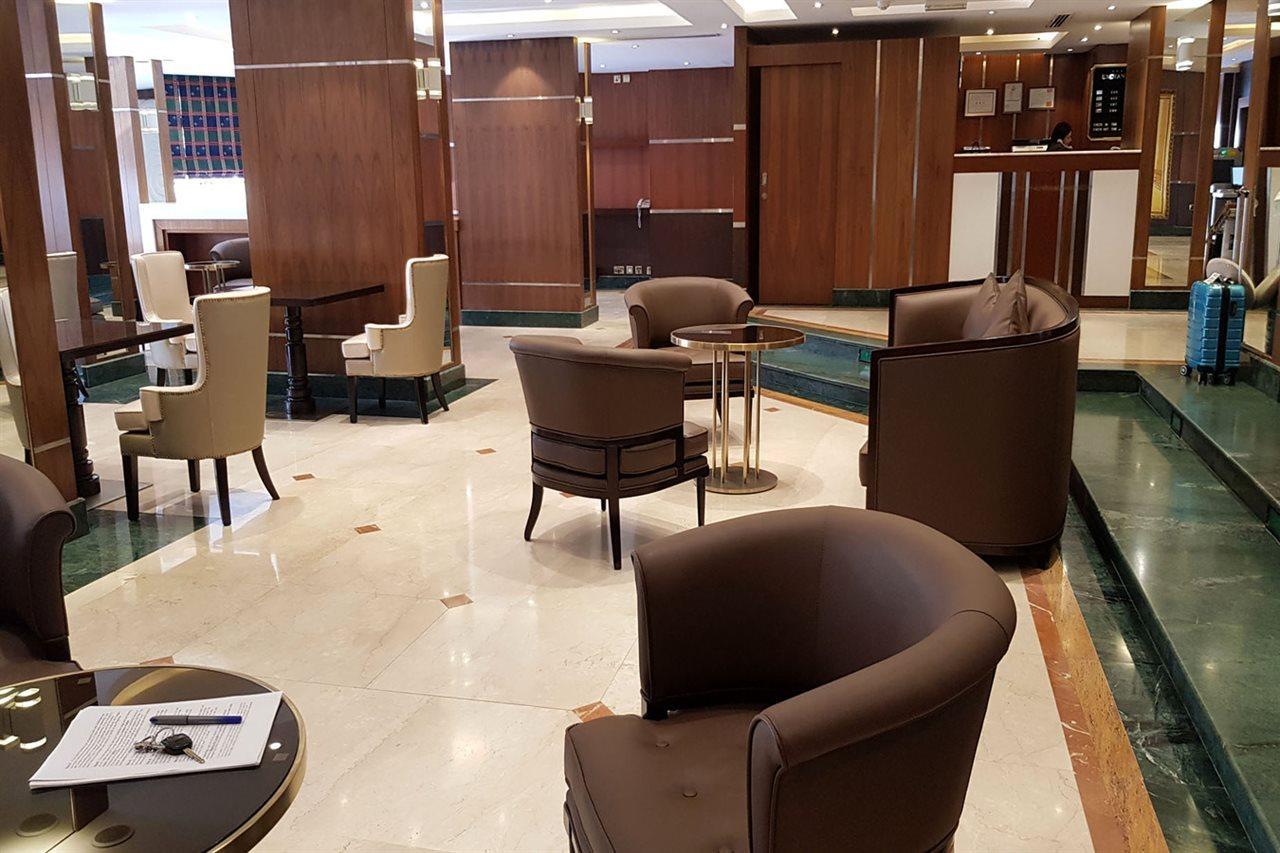 Al Muntazah Plaza Hotel Доха Екстериор снимка