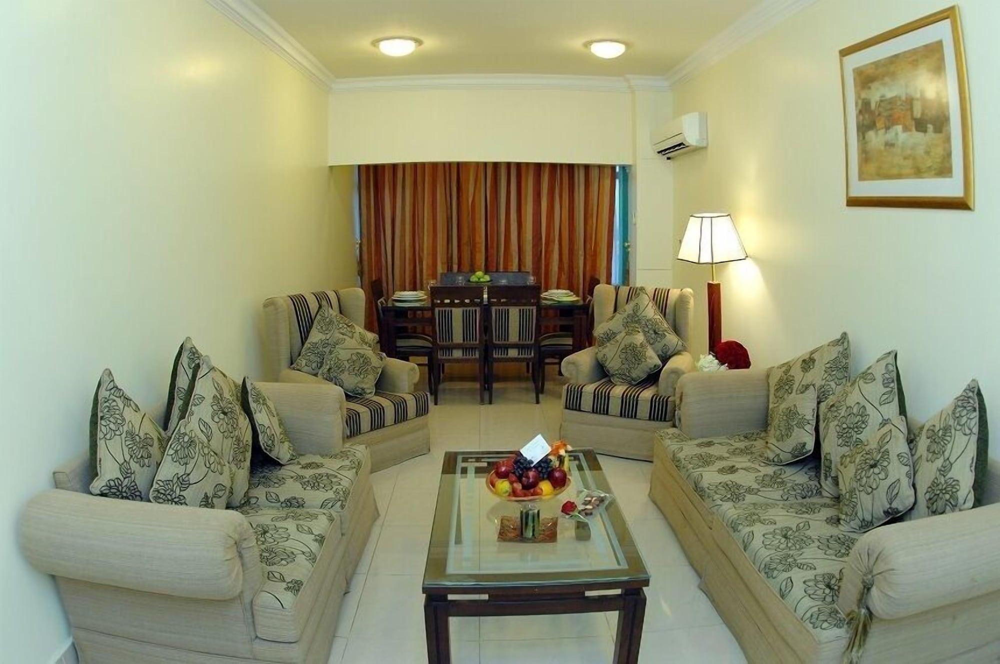 Al Muntazah Plaza Hotel Доха Екстериор снимка