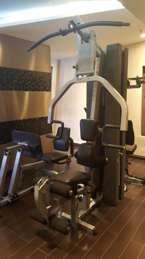 Al Muntazah Plaza Hotel Доха Екстериор снимка
