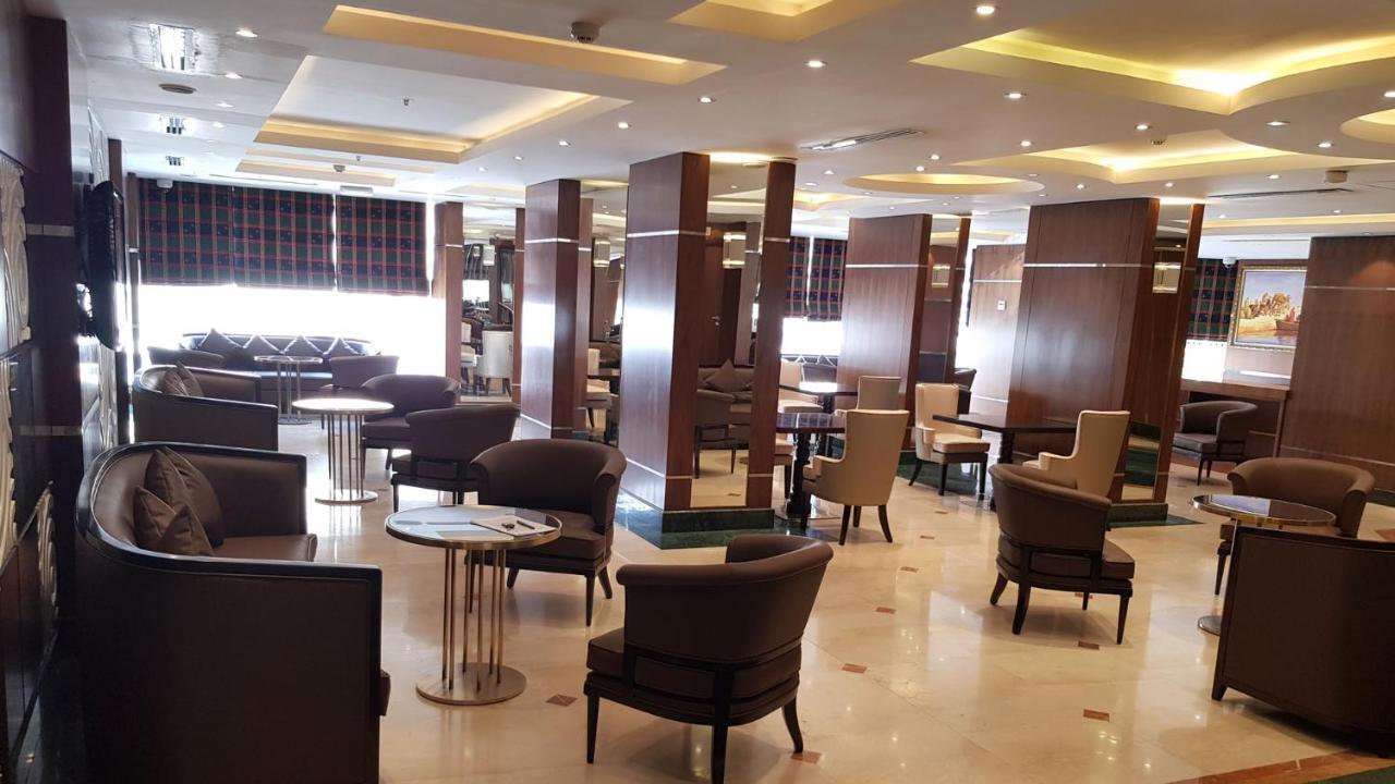 Al Muntazah Plaza Hotel Доха Екстериор снимка